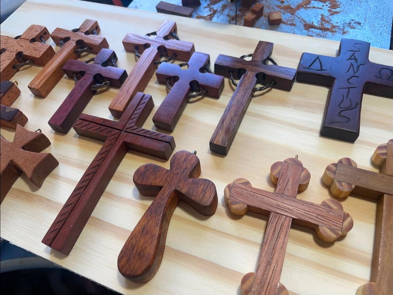 Cruz artesanal vendida 6